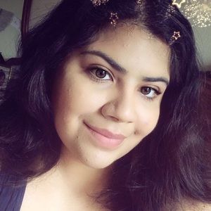 Meet your Posher, Adela